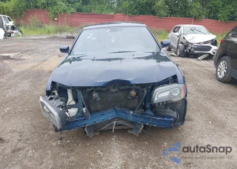 2013 Chrysler 300 S z USA, uszkodzony, nr VIN 2C3CCABG8DH684919